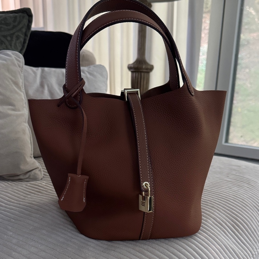 All Leather Viral Tote Bag